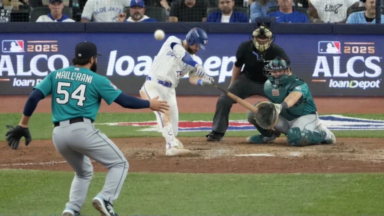 Blue Jays defeat Mariners 4-3 in ALCS Game 7, clinch World Series spot